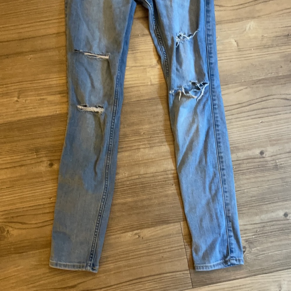 Hollister Hi-Rise Super Skinny Jeans - Picture 4 of 7